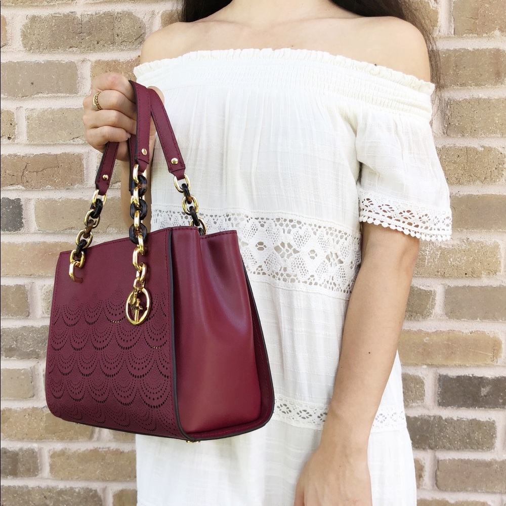 Gaby’sBags👜💕-NWT Michael Kors Medium Tote - Picture 3 of 8